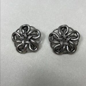 RARE Oscar De La Renta Pewter Celtic Knot Post Earrings